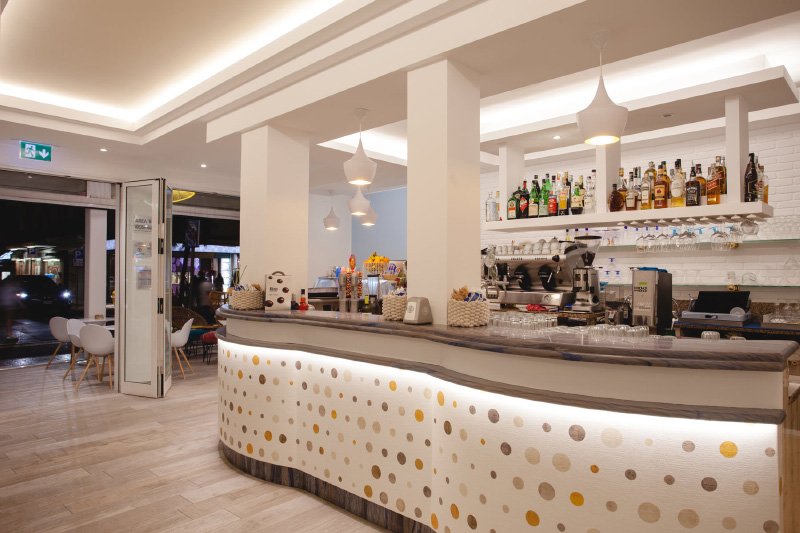 bar